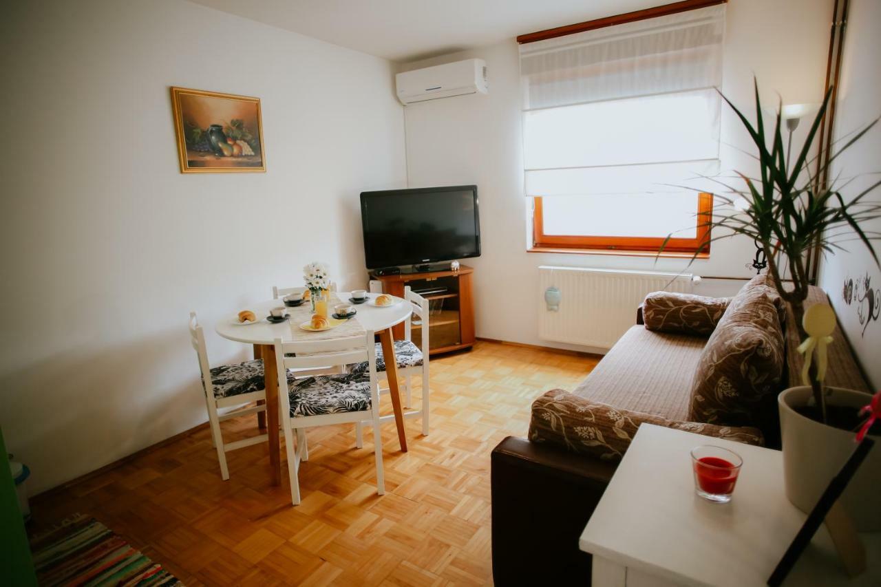 Petros Apartmani Vukovar Bagian luar foto