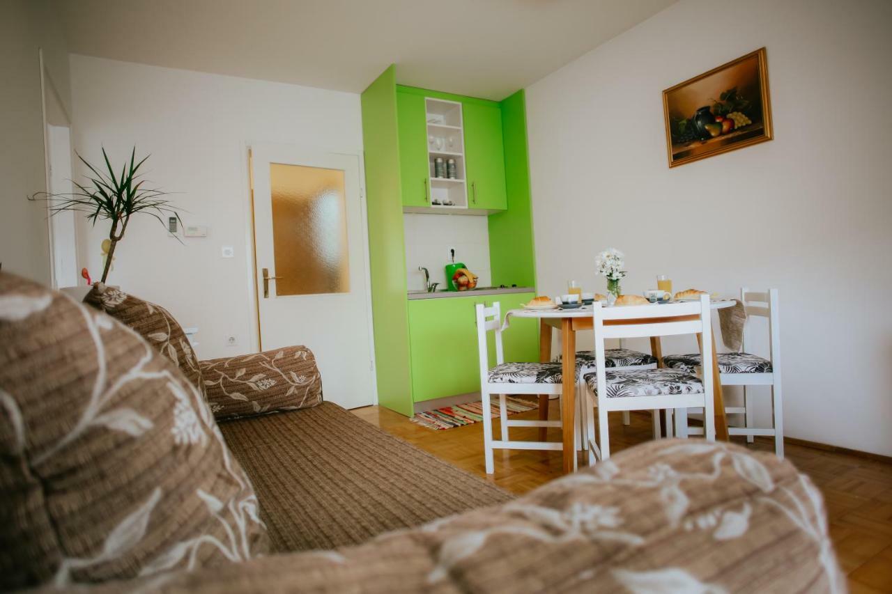 Petros Apartmani Vukovar Bagian luar foto