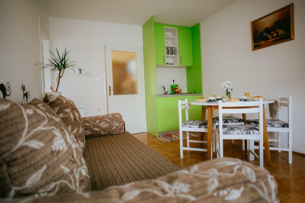 Petros Apartmani Vukovar Bagian luar foto