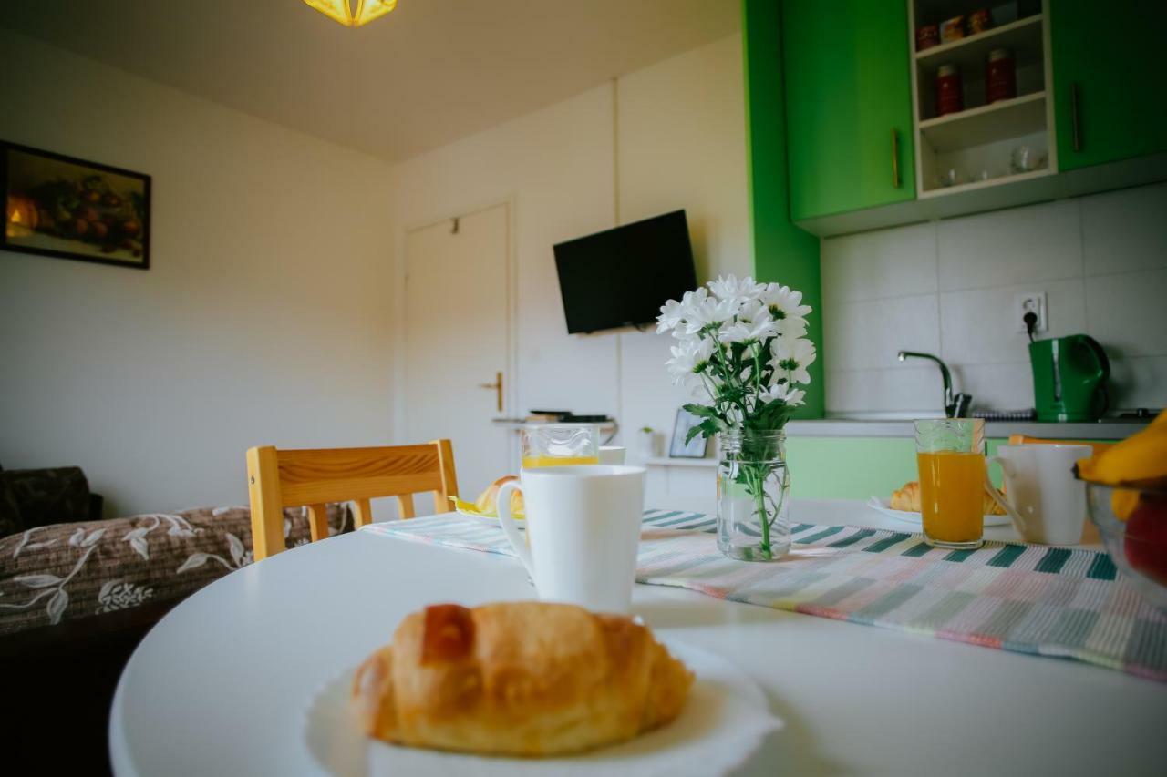 Petros Apartmani Vukovar Bagian luar foto